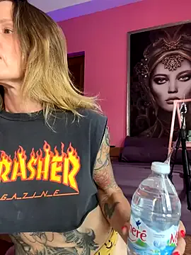 youyou-baby999 – webcam model profile photo Image 12