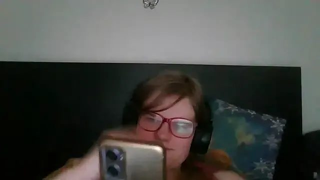 oxo_yuna_oxo – webcam model profile photo Image 5