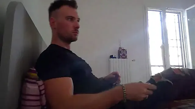 Yui-Ch – webcam model profile photo Image 11