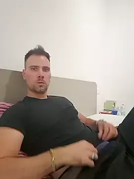 Yui-Ch – webcam model profile photo Image 13