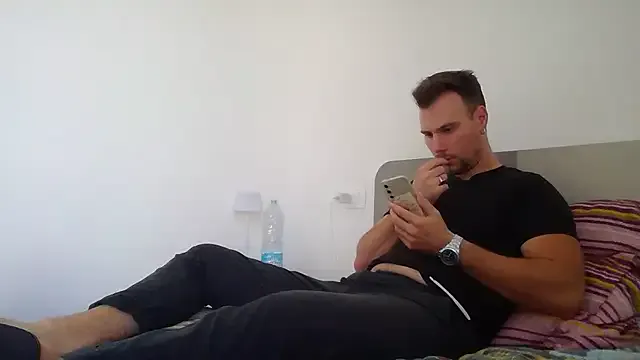 Yui-Ch – webcam model profile photo Image 2