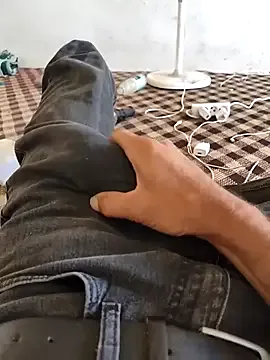 roouse – webcam model profile photo Image 17