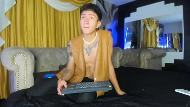 RoxiBlack – webcam model profile photo Image 4