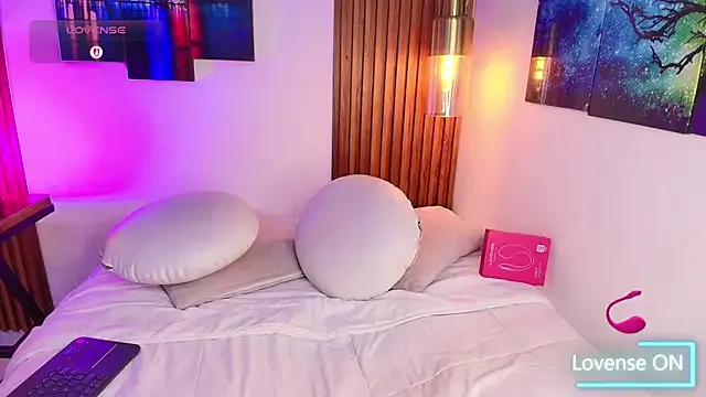 oxo_yuna_oxo – webcam model profile photo Image 5