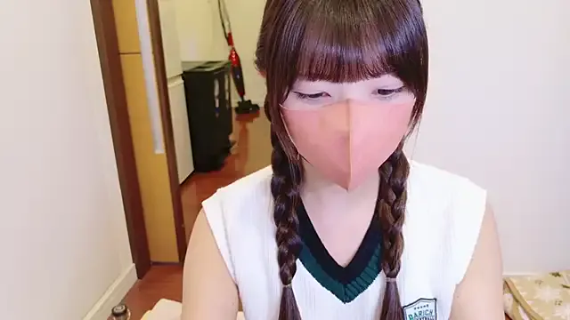 roouse – webcam model profile photo Image 19