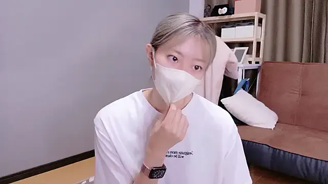 oxo_yuna_oxo – webcam model profile photo Image 3