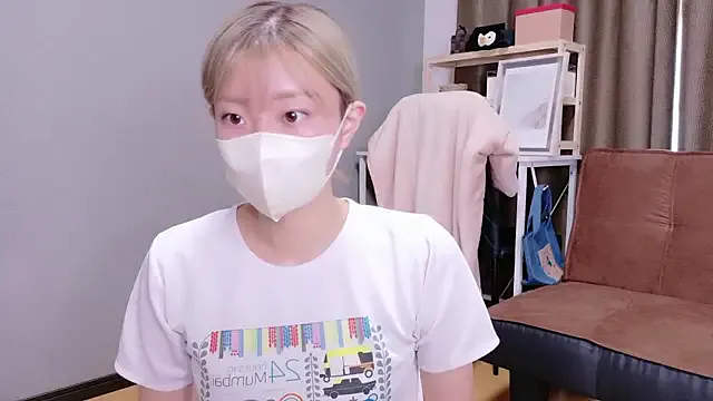 oxo_yuna_oxo – webcam model profile photo Image 4