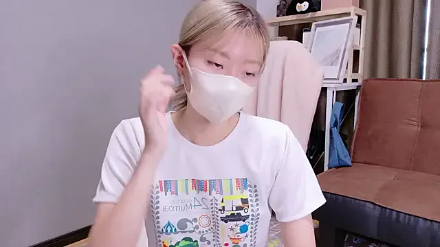 oxo_yuna_oxo – webcam model profile photo Image 5