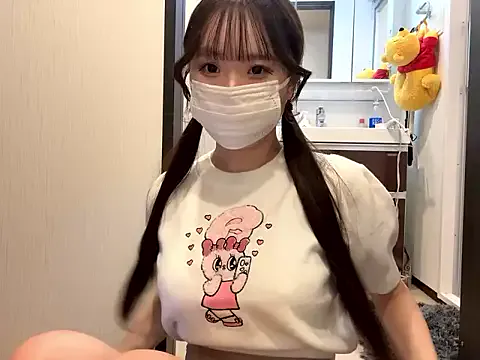 roouse – webcam model profile photo Image 4