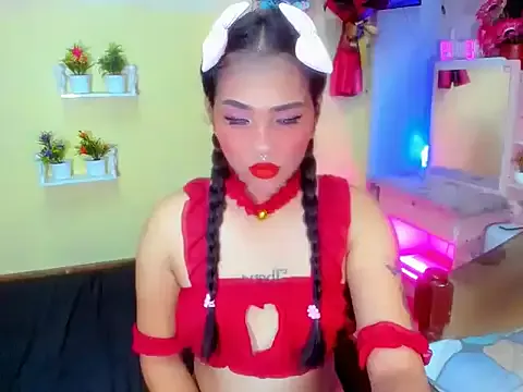 oxo_yuna_oxo – webcam model profile photo Image 3