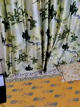 roouse – webcam model profile photo Image 17