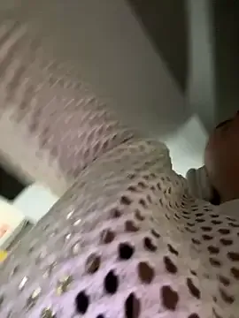 roouse – webcam model profile photo Image 6