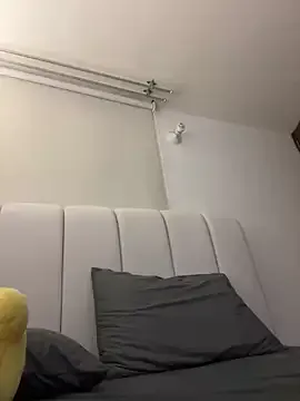 roouse – webcam model profile photo Image 9