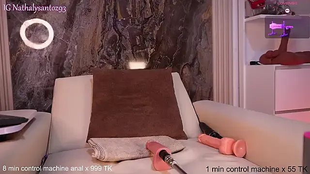 arieel__722 – webcam model profile photo Image 2