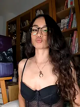 Naughty-Jessie Image 7