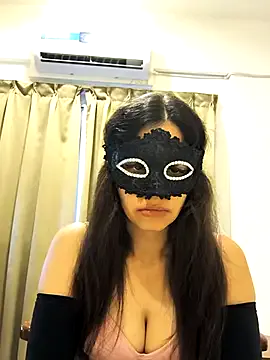 oxo_yuna_oxo – webcam model profile photo Image 2