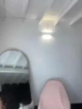 roouse – webcam model profile photo Image 4