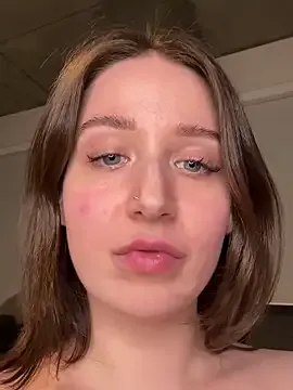 roouse – webcam model profile photo Image 2