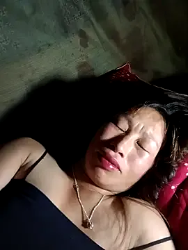 oxo_yuna_oxo – webcam model profile photo Image 11