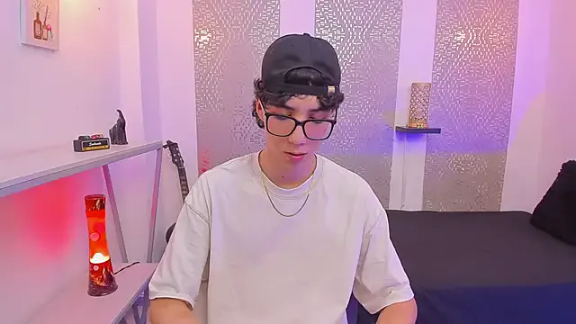 oxo_yuna_oxo – webcam model profile photo Image 12