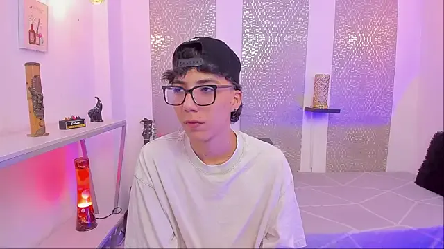 oxo_yuna_oxo – webcam model profile photo Image 14