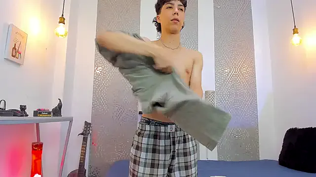 oxo_yuna_oxo – webcam model profile photo Image 2