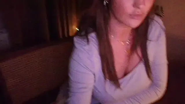 zui_lu – webcam model profile photo Image 15