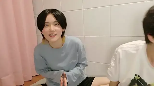 riya190 – webcam model profile photo Image 4