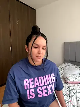 AlisonHale – webcam model profile photo Image 7