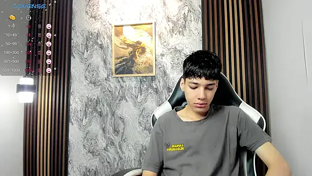 Benson18y – webcam model profile photo Image 11