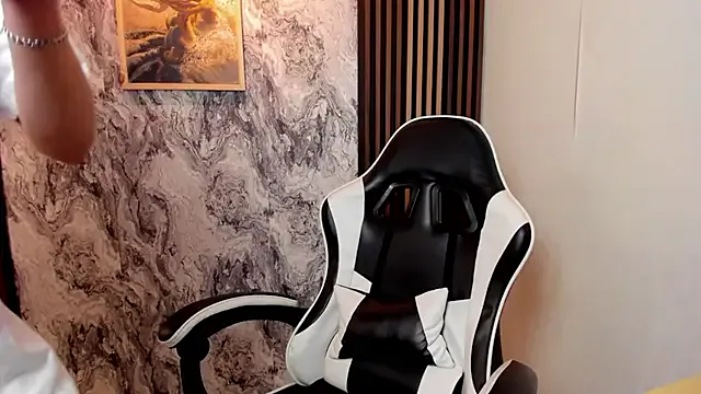 Benson18y – webcam model profile photo Image 16