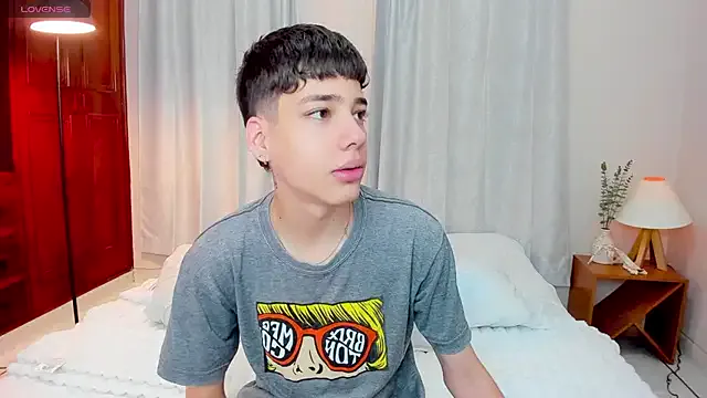 Benson18y – webcam model profile photo Image 17