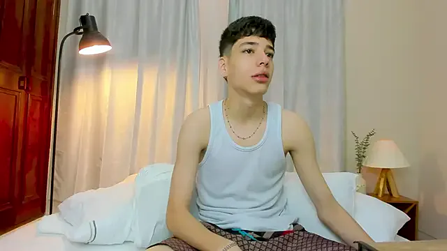 Benson18y – webcam model profile photo Image 2