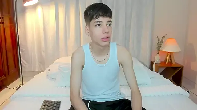 Benson18y – webcam model profile photo Image 3