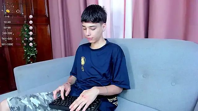 Benson18y – webcam model profile photo Image 8