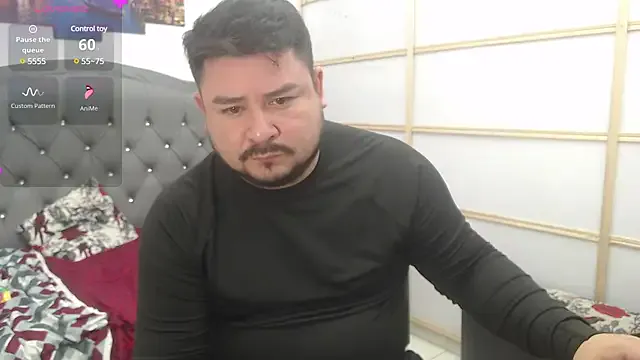 black_xun – webcam model profile photo Image 2