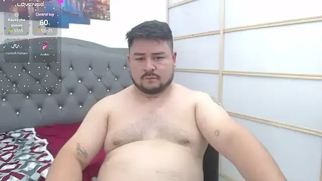 black_xun – webcam model profile photo Image 4