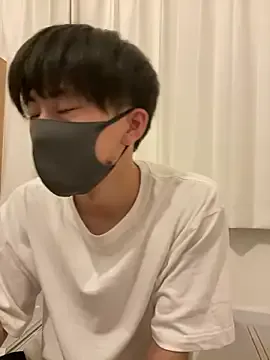 Yui-Ch – webcam model profile photo Image 11