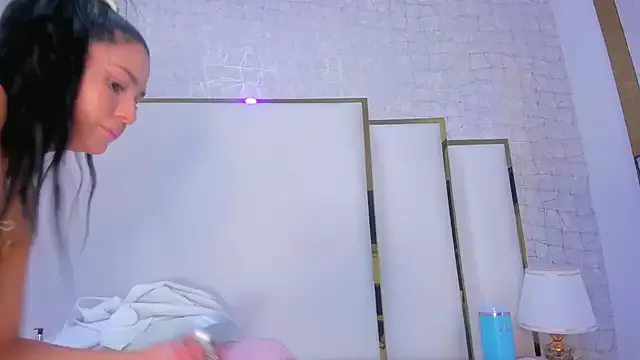 ManaMi-maru – webcam model profile photo Image 4