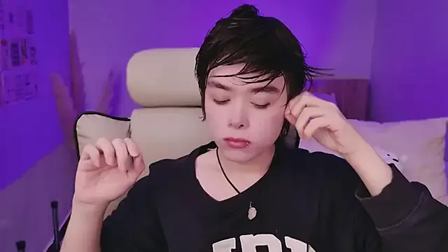 Yui-Ch – webcam model profile photo Image 3