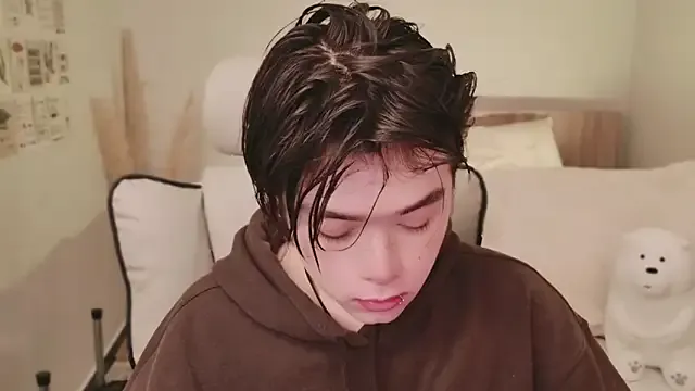 Yui-Ch – webcam model profile photo Image 4