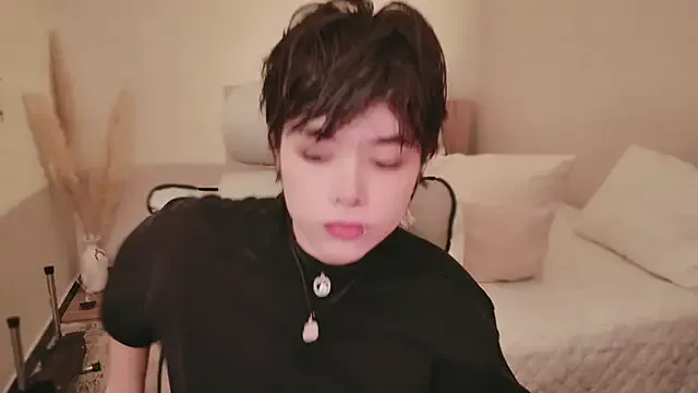 Yui-Ch – webcam model profile photo Image 7