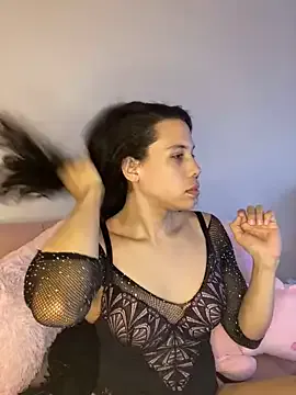 REBECA_VALENTINE – webcam model profile photo Image 2