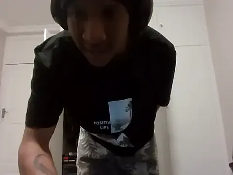 Alice_surprise – webcam model profile photo Image 6