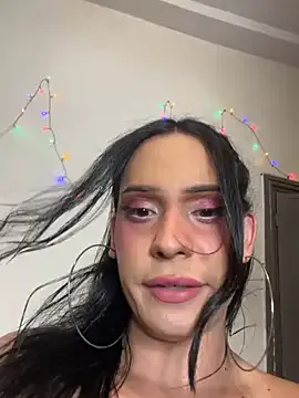 Yui-Ch – webcam model profile photo Image 2