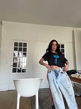 Yui-Ch – webcam model profile photo Image 9