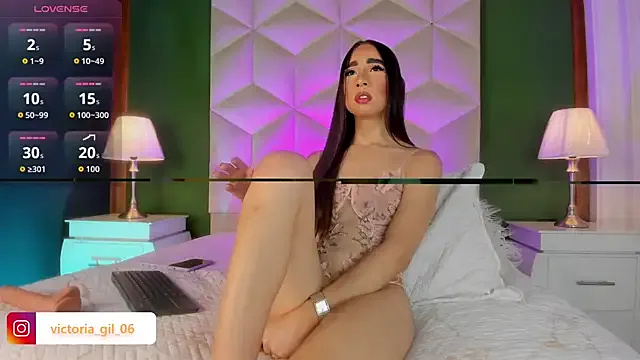 roouse – webcam model profile photo Image 10