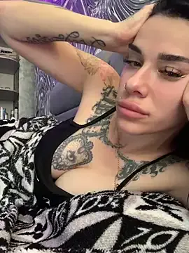 oxo_yuna_oxo – webcam model profile photo Image 4