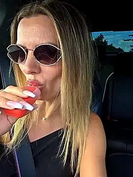 oxo_yuna_oxo – webcam model profile photo Image 14