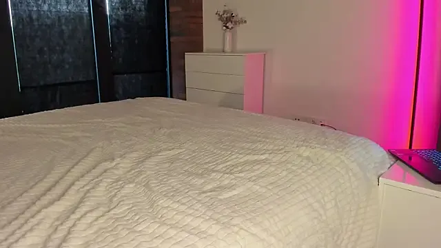 oxo_yuna_oxo – webcam model profile photo Image 7